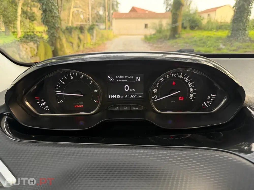 Peugeot 2008 1.2 PureTech Allure EAT6