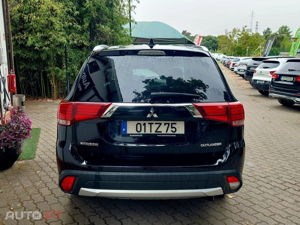 Mitsubishi Outlander 2.2 DI-D Instyle Navi