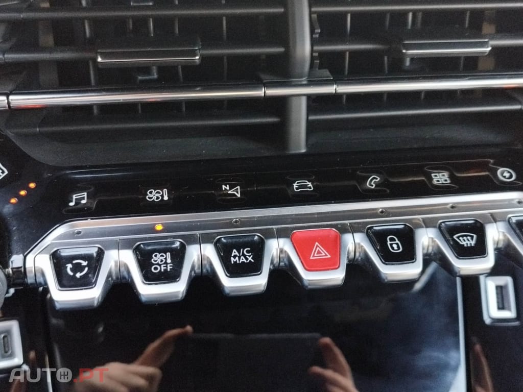 Peugeot E-2008 50 kWh GT