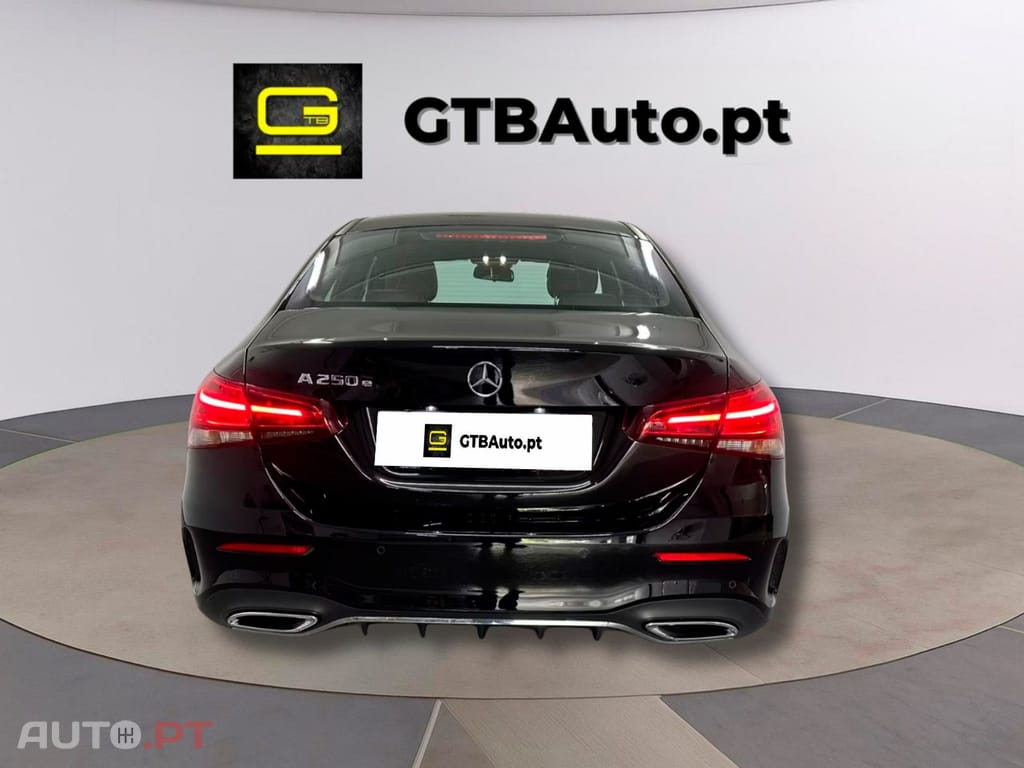 Mercedes-Benz A 250 I.V.A DEDUTIVEL e AMG