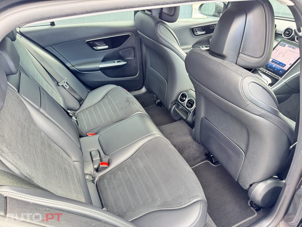 Mercedes-Benz C 300 e St Híbrido/Plug-In EQ AMG Line