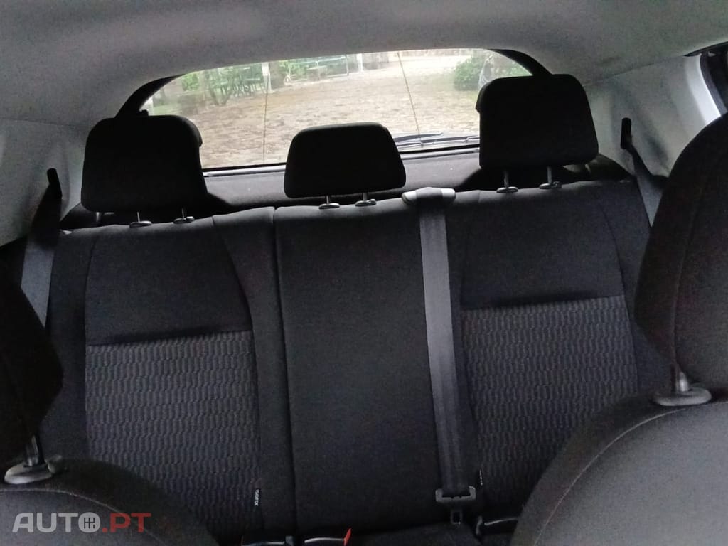 Peugeot 208 CCBHW6