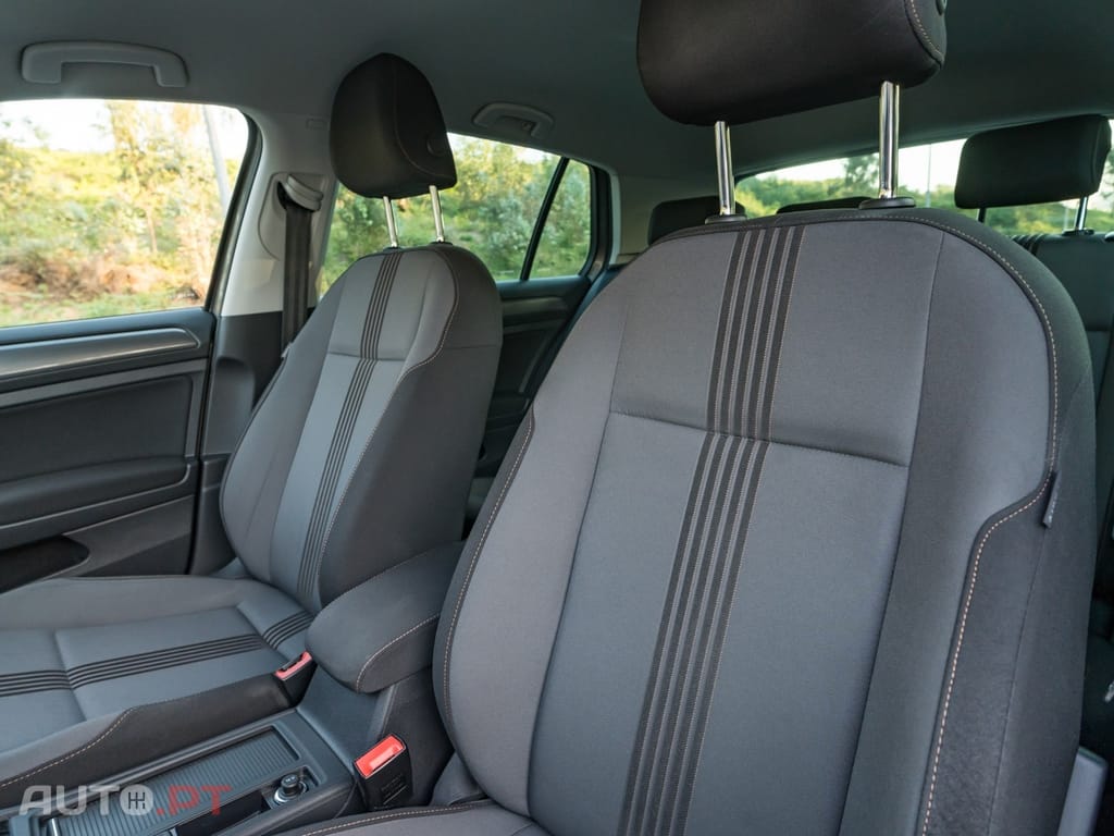 Volkswagen Golf 1.6 TDi BlueMotion Confortline