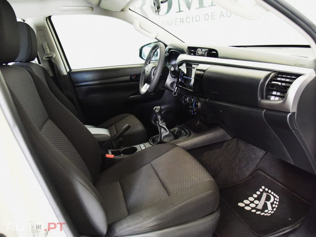 Toyota Hilux 2.4 D-4D 2WD CD CM