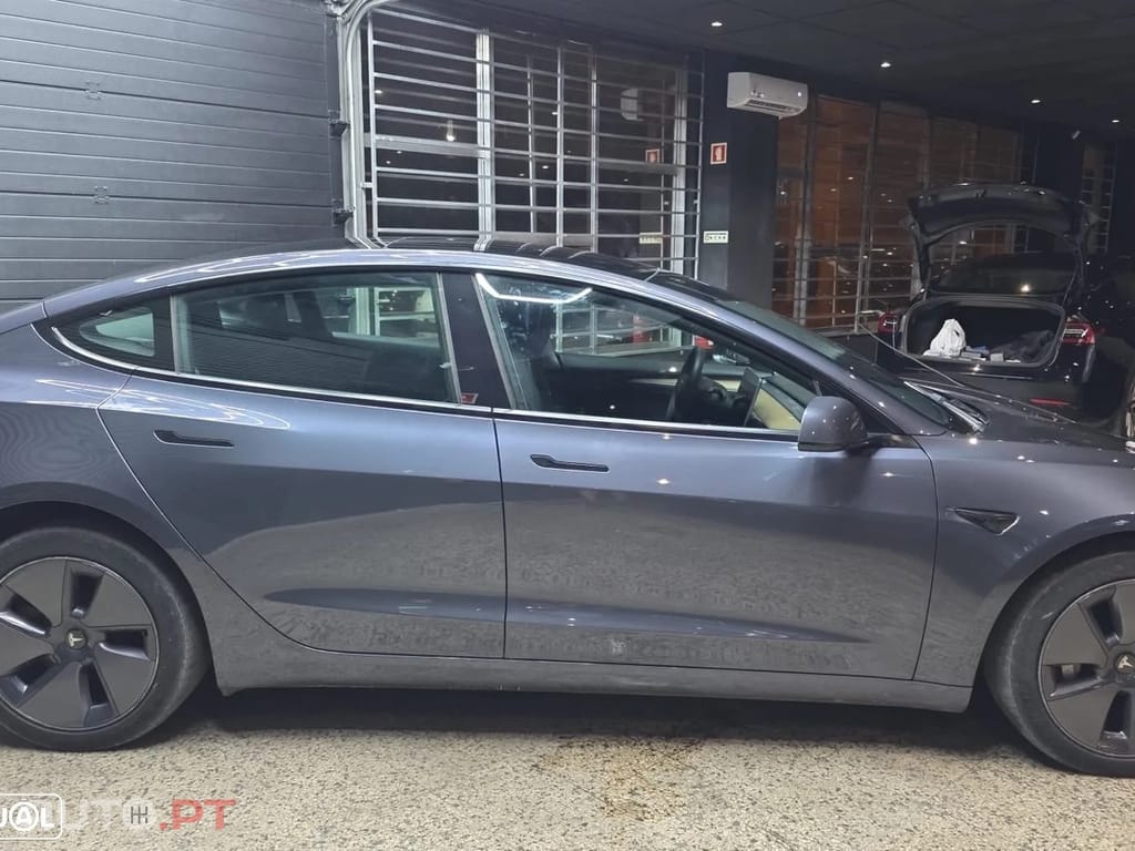 Tesla Model 3 Standard Range Plus RWD
