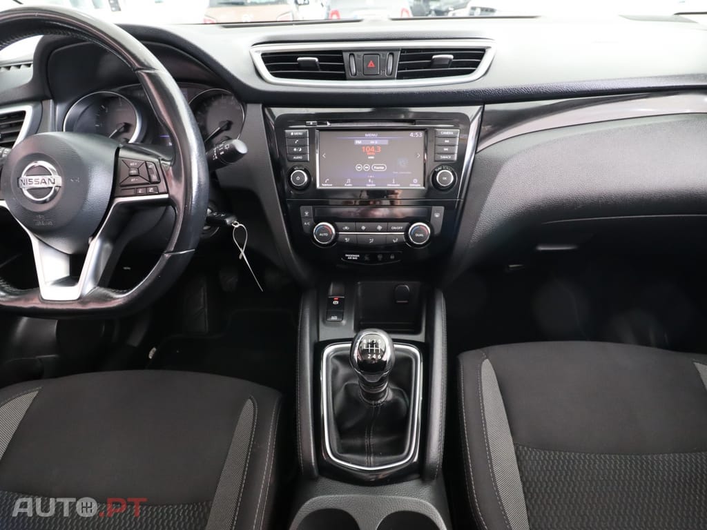 Nissan Qashqai 1.5 dCi N-Connecta J18
