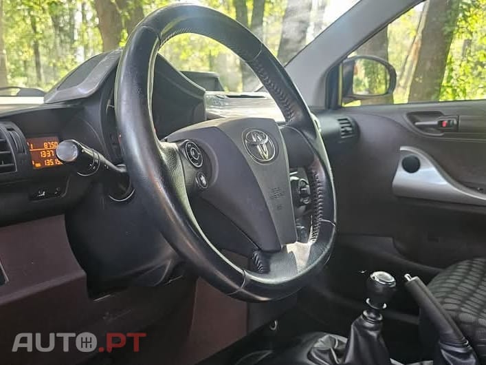 Toyota iQ 1.0 +