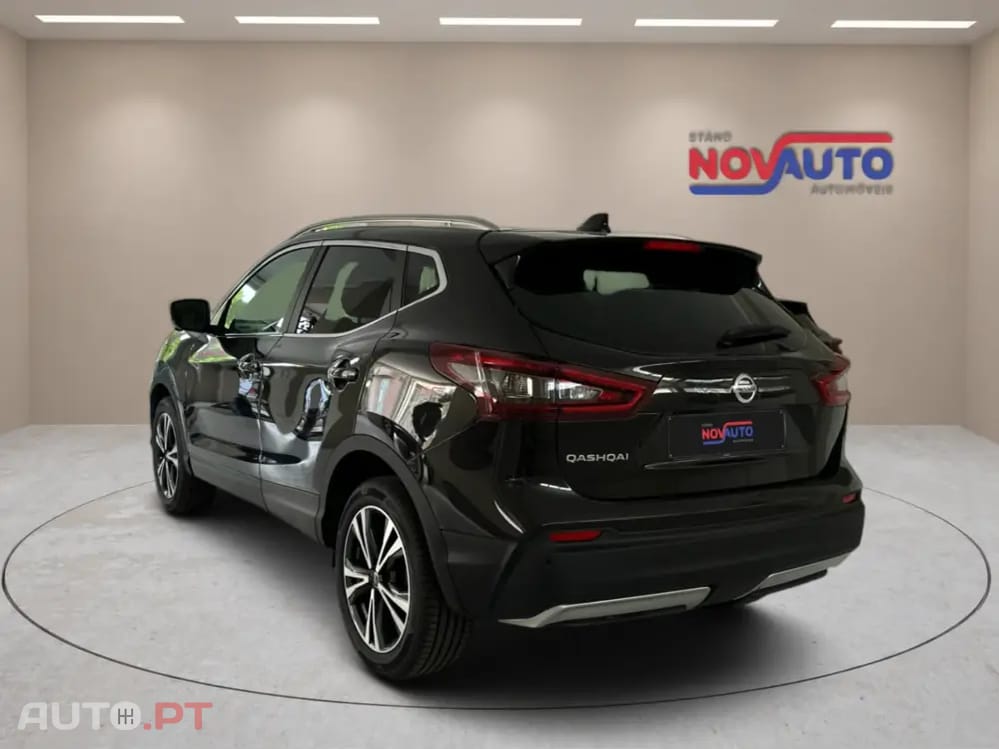 Nissan Qashqai 1.3 DIG-T N-Connecta J18