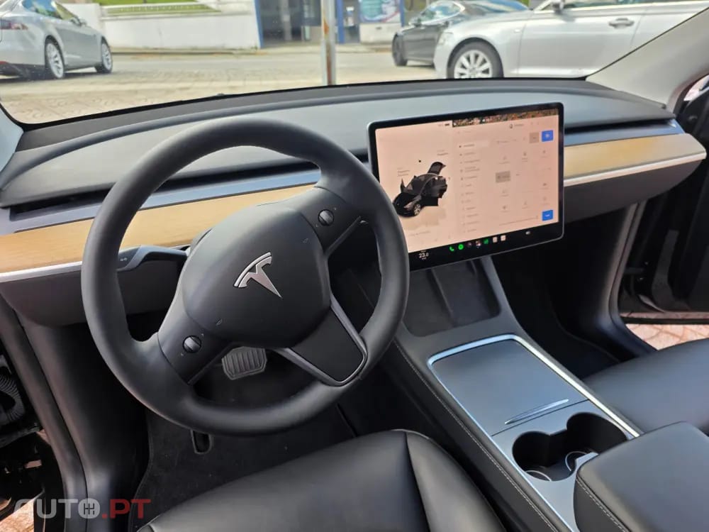 Tesla Model Y RWD