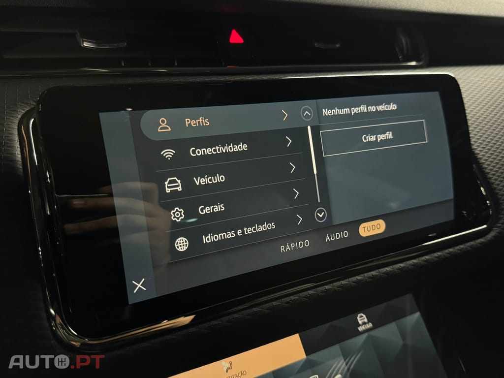 Land Rover Evoque 1.5 P300e AWD R-Dynamic S Auto