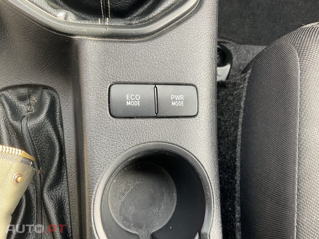 Toyota Hilux 2.4 D-4D 2WD CE