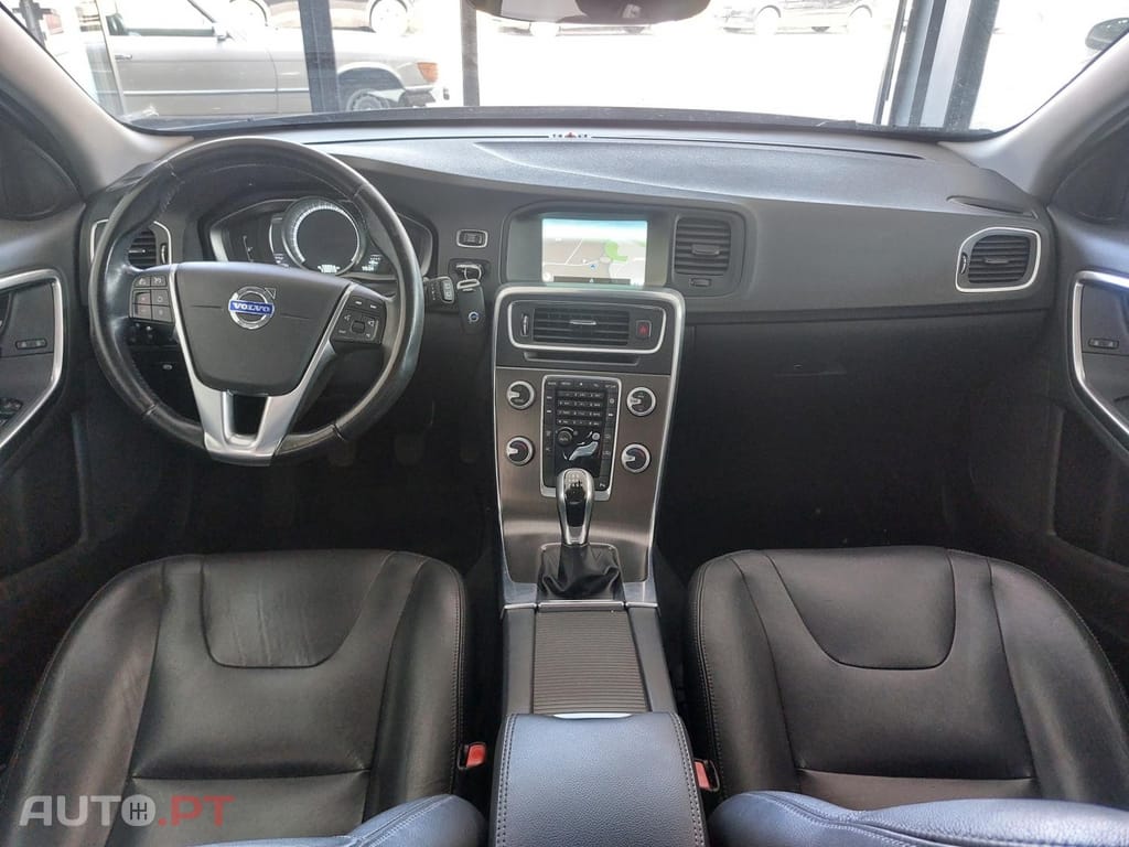 Volvo V60 2.0 D2 Momentum