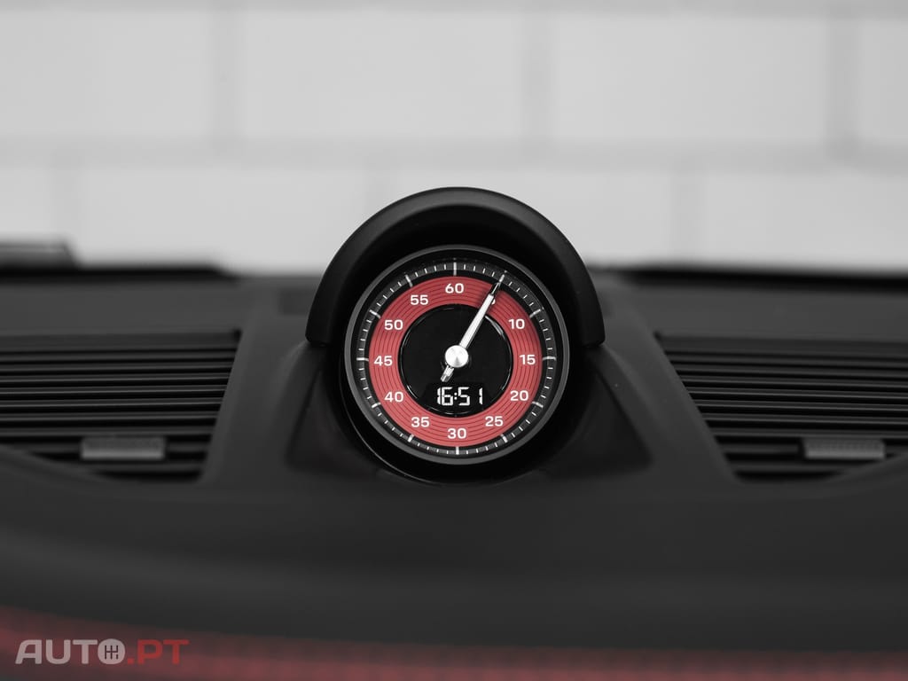 Porsche 992 Carrera 4 GTS PDK