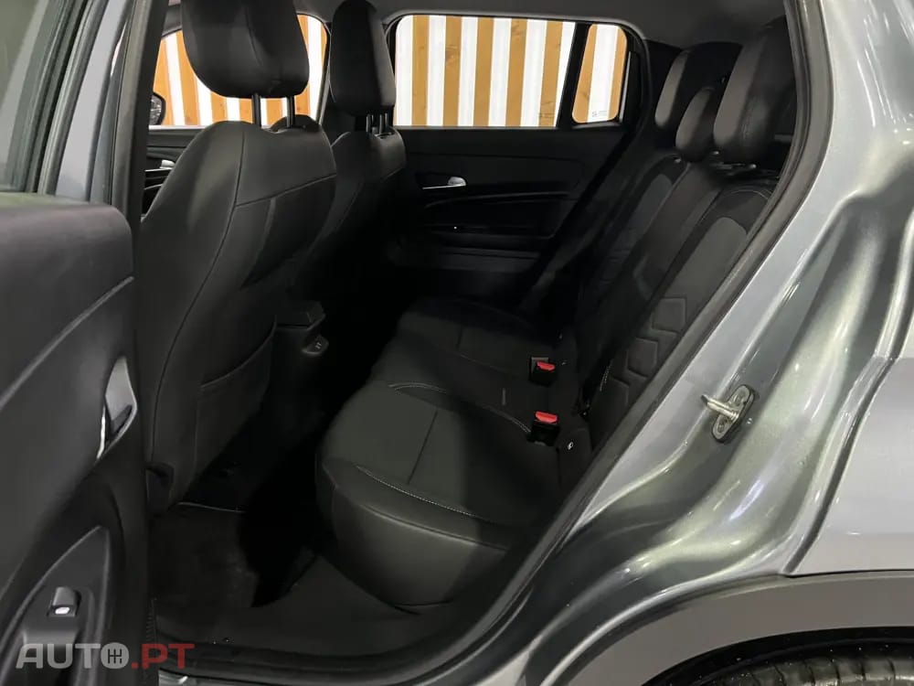 Jeep Avenger 1.2 GSE T3 Altitude