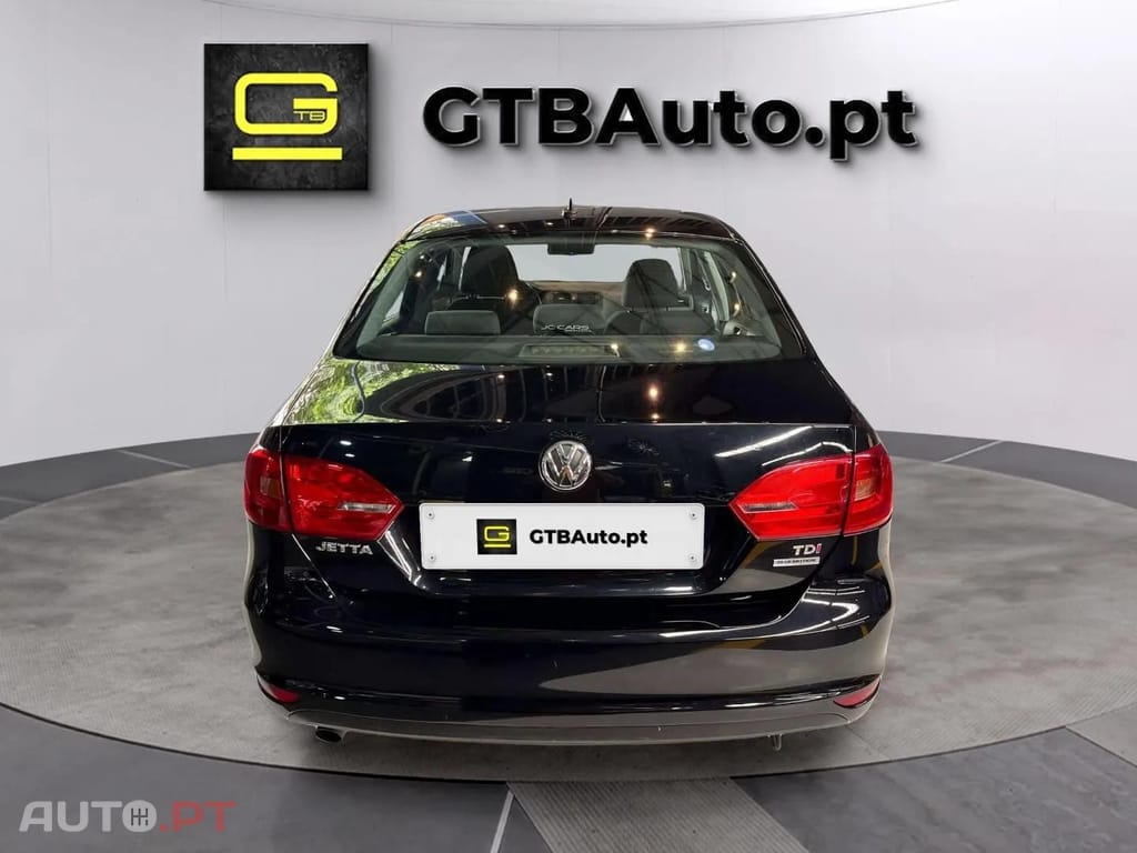 Volkswagen Jetta 1.6 TDI Advance BlueMotion