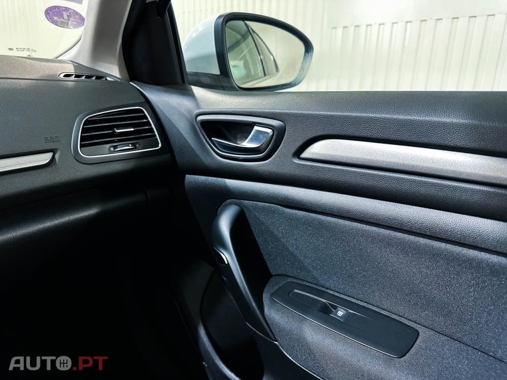 Renault Mégane E-Tech Plug-in Hybrid Business