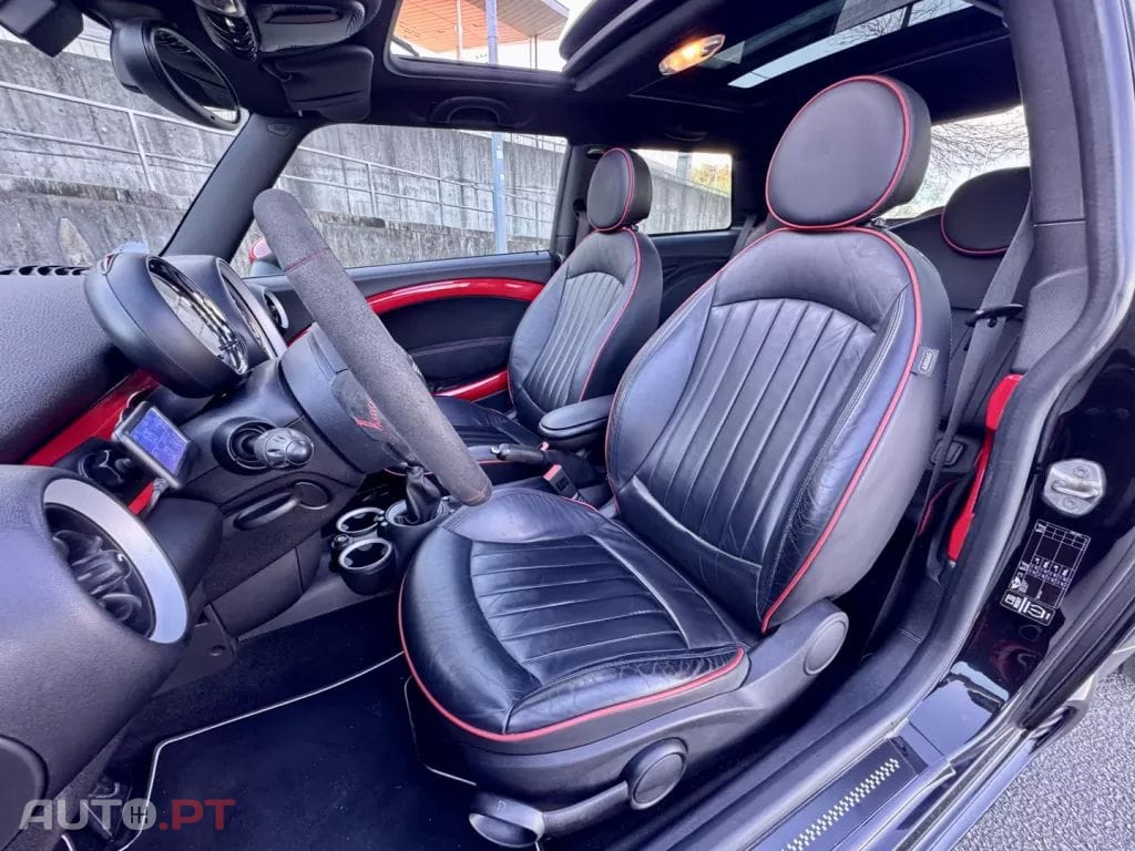 MINI John Cooper Works .