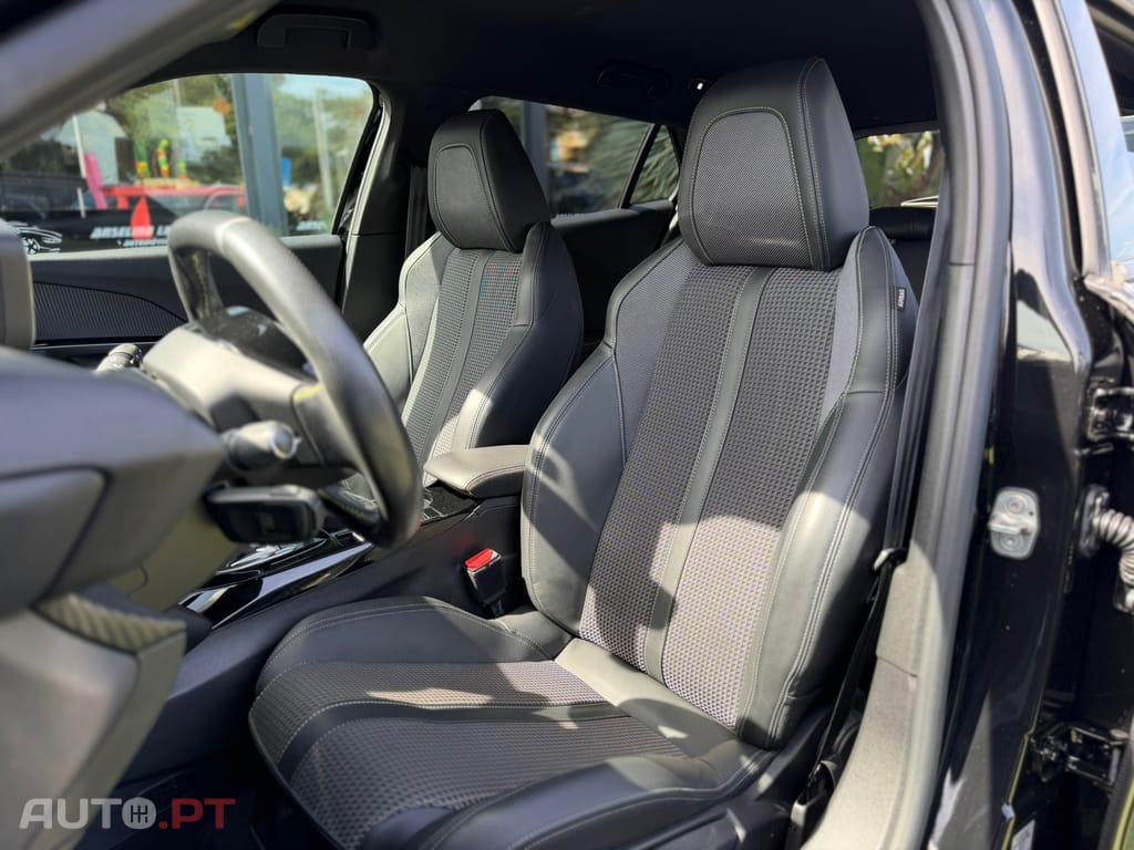 Peugeot E-2008 50 kWh GT