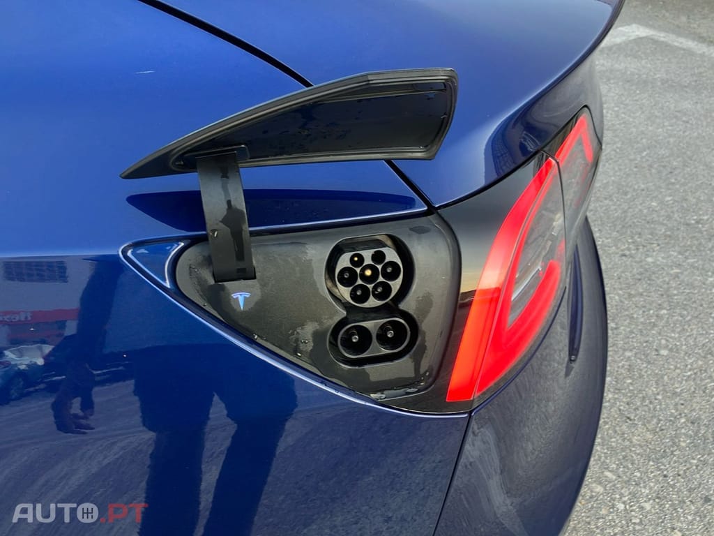 Tesla Model 3 Long-Range Dual Motor AWD