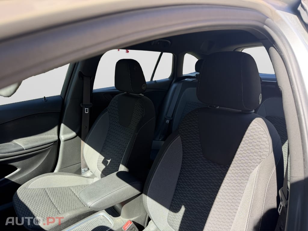 Opel Astra Sports Tourer 1.2 T Business