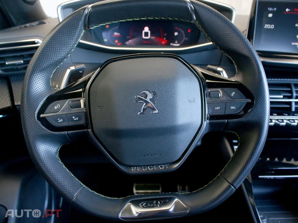 Peugeot 2008 1.2 PureTech GT Line EAT8
