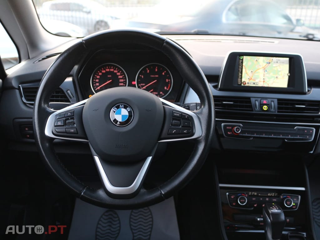 BMW 218 d Auto