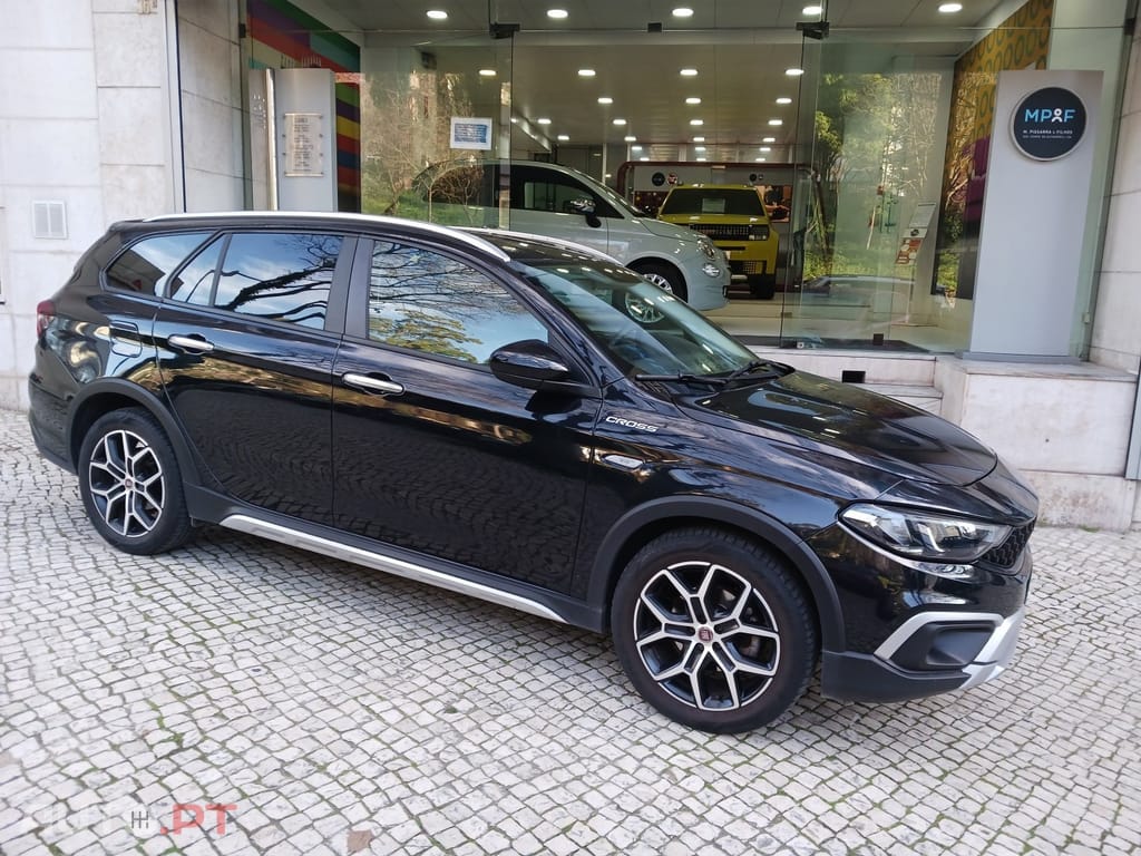 Fiat Tipo 1.5 GSE T4 Cross DCT — fotografia 3