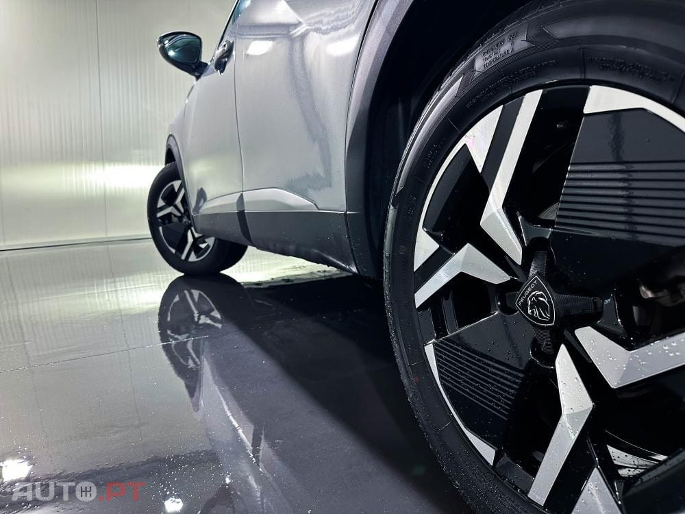 Peugeot 2008 Hybrid 145 e-DSC Allure