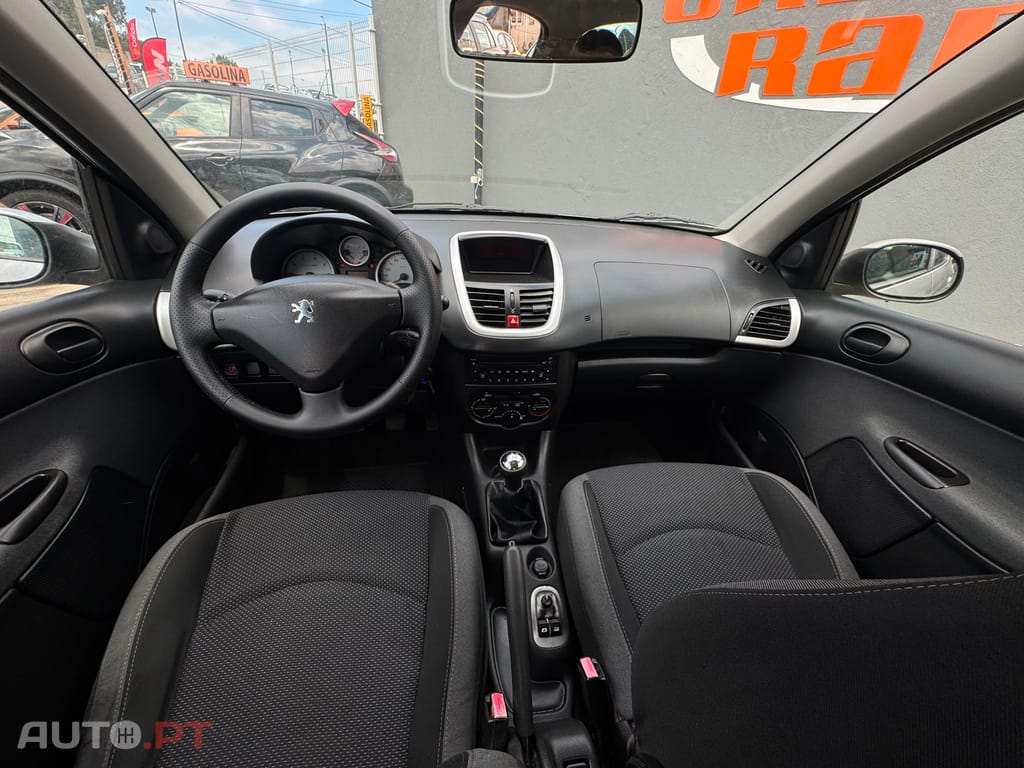 Peugeot 206 1.1 Trendy — fotografia 19