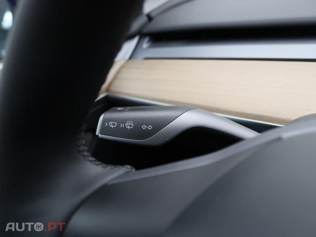 Tesla Model Y Standard RWD Plus 95% I.V.A DEDUTIVEL