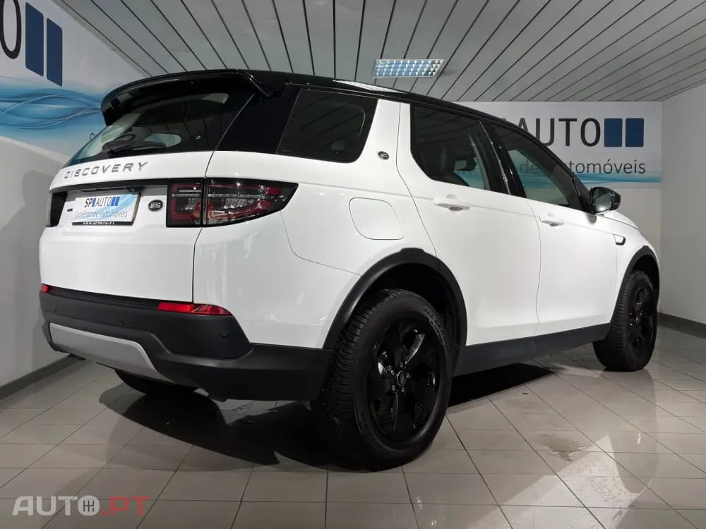 Land Rover Discovery Sport 1.5 I3 P300e AWD R-Dynamic SE