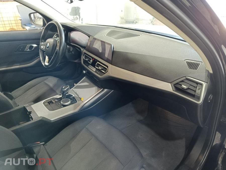 BMW 330 e Auto