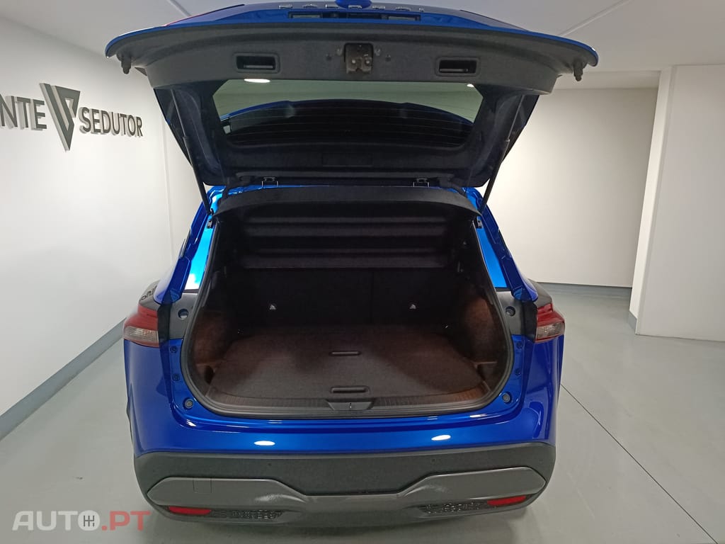 Nissan Qashqai 1.3 DIG-T N-Connecta LED+SKY Xtronic