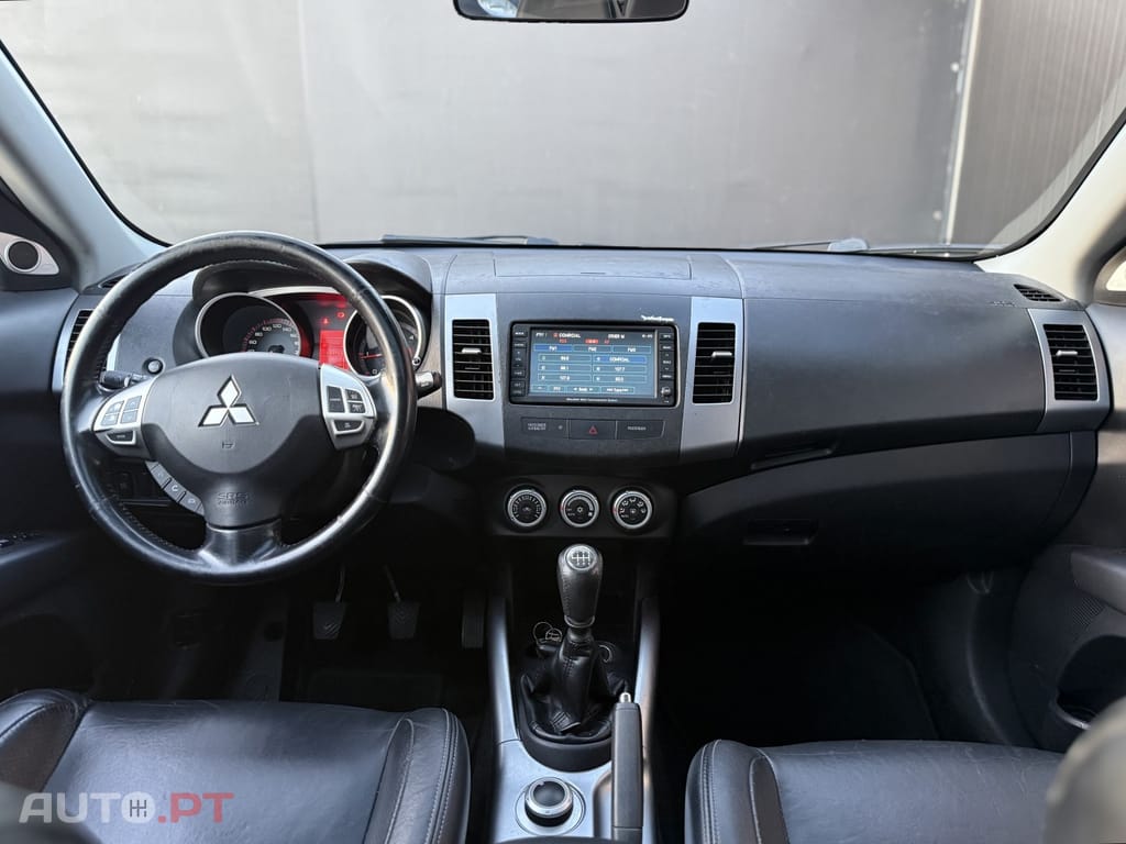 Mitsubishi Outlander 2.0 DI-D Instyle 4WD