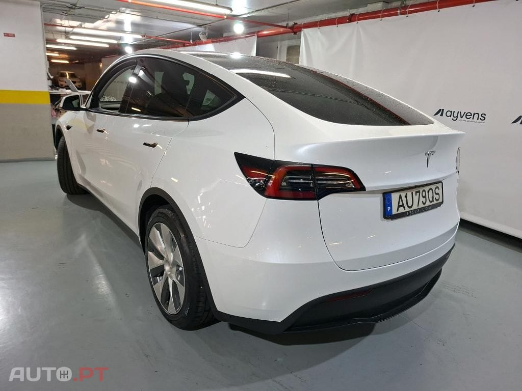Tesla Model Y RWD