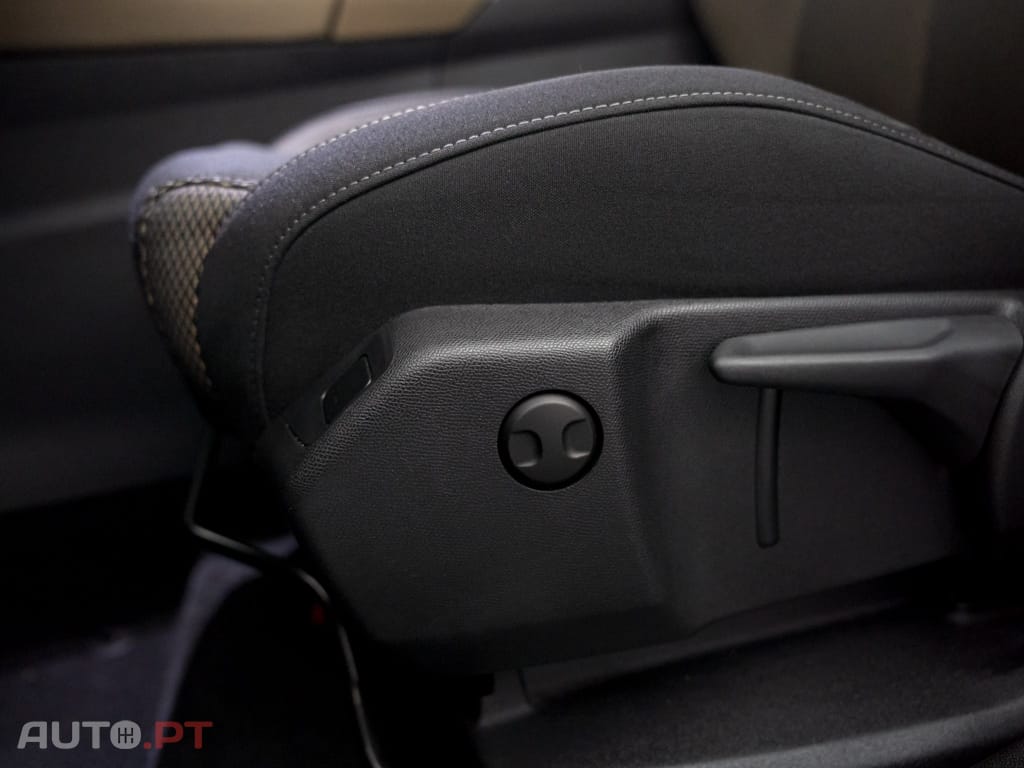 DS DS7 Crossback E-Tense Bastille+ EAT8