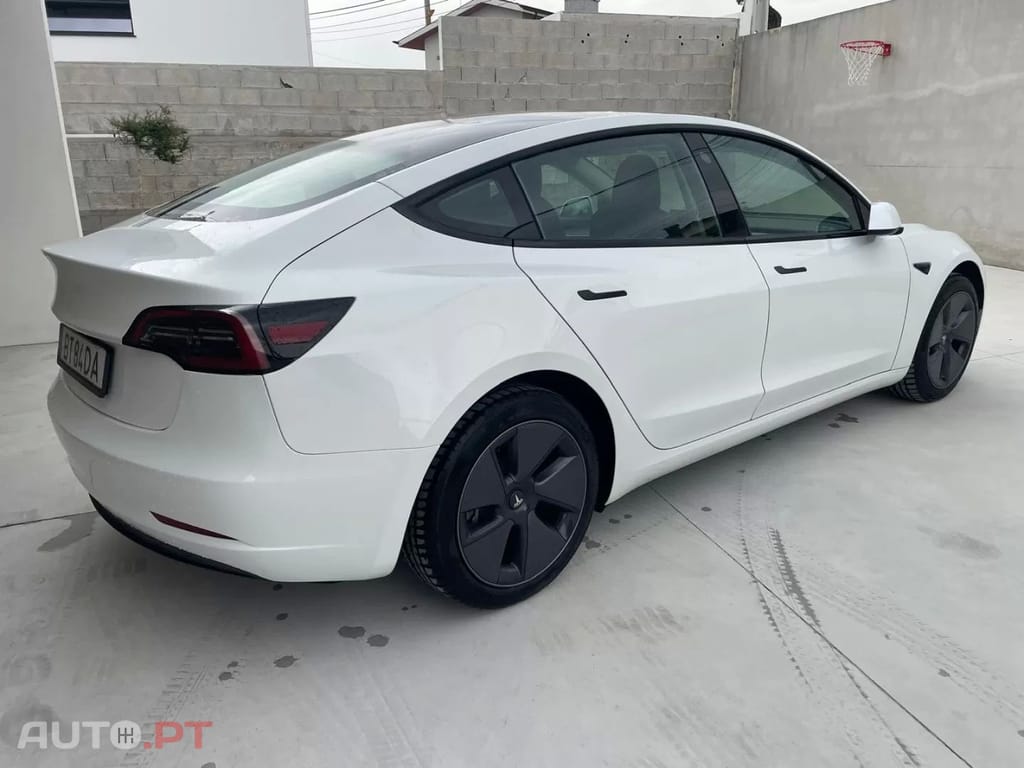 Tesla Model 3 RWD