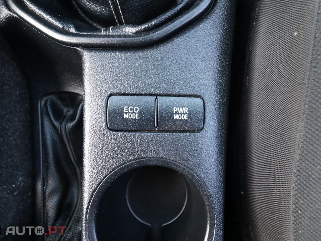 Toyota Hilux 2.4D LN105L CX MADEIRA