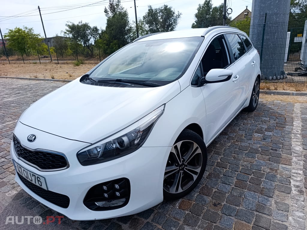Kia Ceed SW 1.6 crdi GT line — fotografia 11