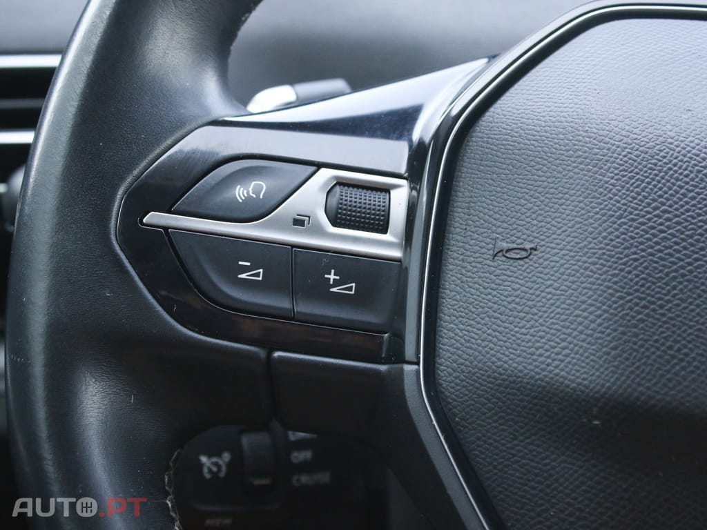 Peugeot 5008 1.2 PureTech Allure EAT8