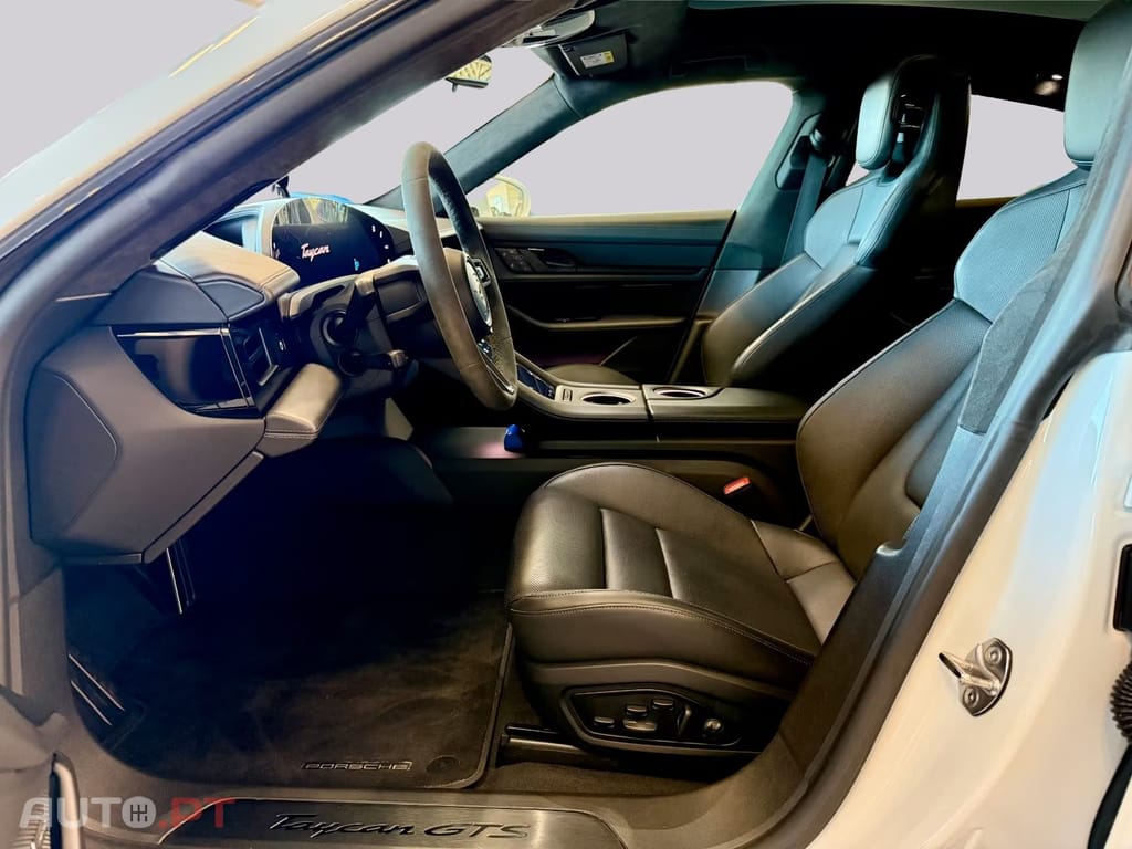 Porsche Taycan GTS I.V.A DEDUTIVEL 