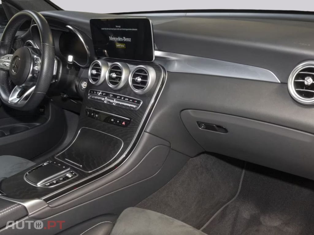 Mercedes-Benz GLC 300 I.V.A DEDUTIVEL de 4M AMG