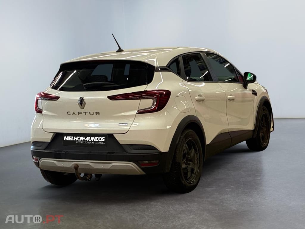 Renault Captur 1.6 E-Tech Business