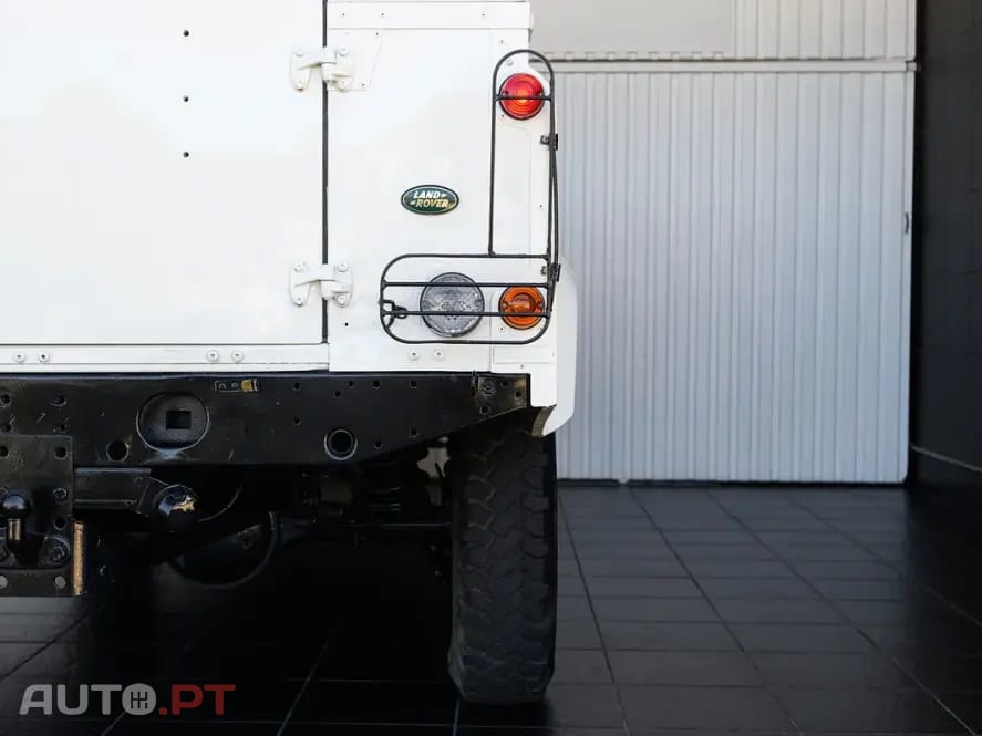 Land Rover Defender 90 SW 2.5 Td5 E