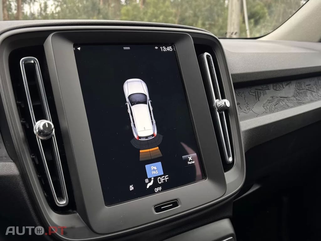 Volvo XC 40 1.5 T2 Momentum Core — fotografia 13