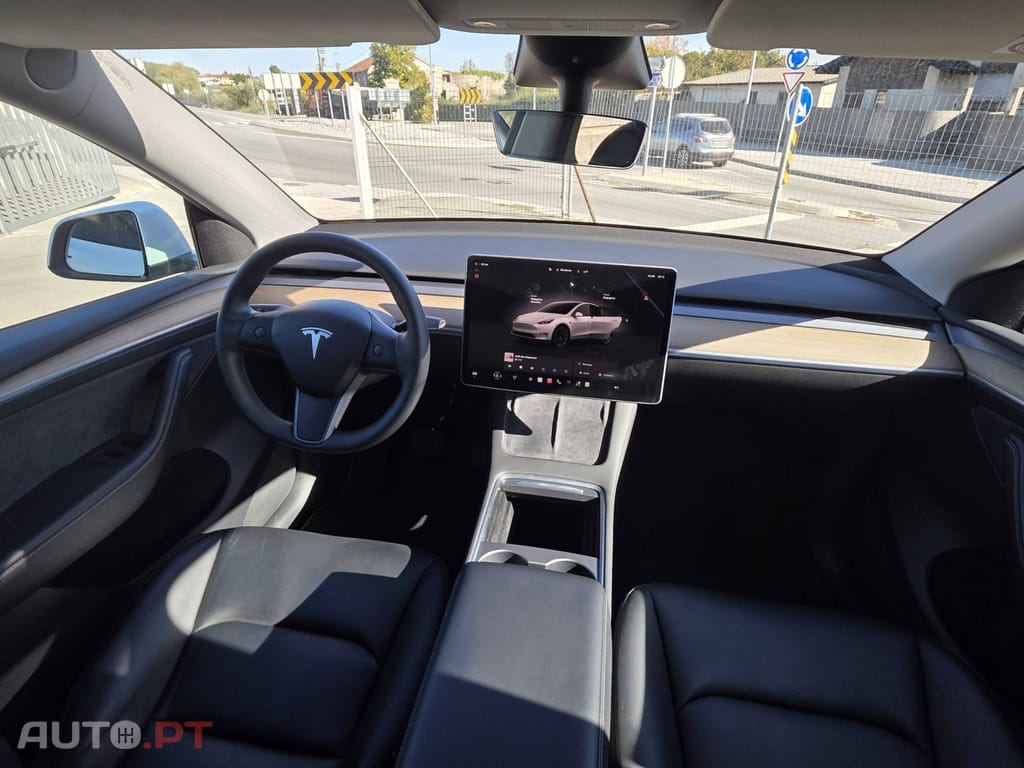 Tesla Model Y Long Range Dual Motor AWD