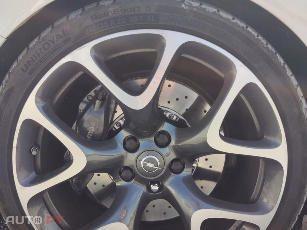 Opel Astra GTC OPC