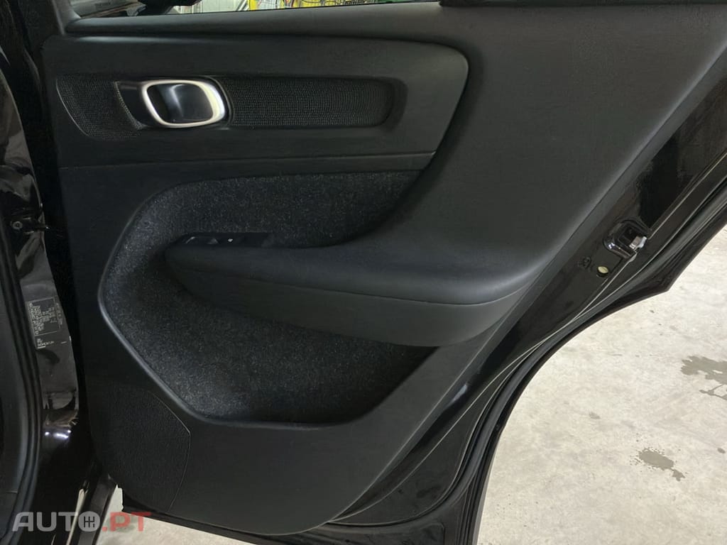 Volvo XC40 1.5 T3 Momentum Plus