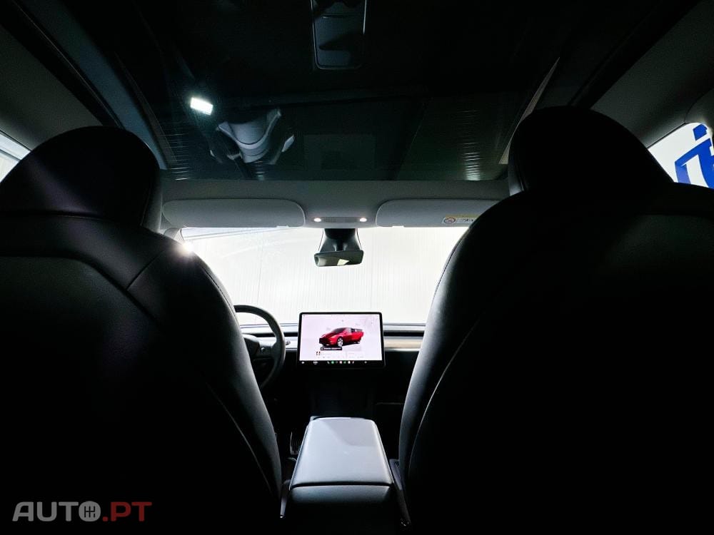 Tesla Model Y Long Range RWD