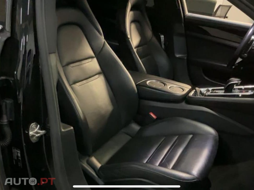 Porsche Panamera 4 E-Hybrid